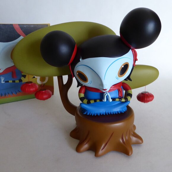 NEW RARE LE 500 2004 7.5” SCARY GIRL TREEDWELLER DESIGNER URBAN VINYL FIGURE - Picture 1 of 16